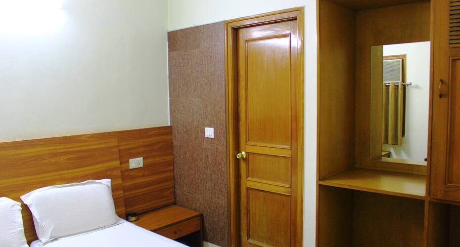 Bambi Hotel, Ludhiana 5